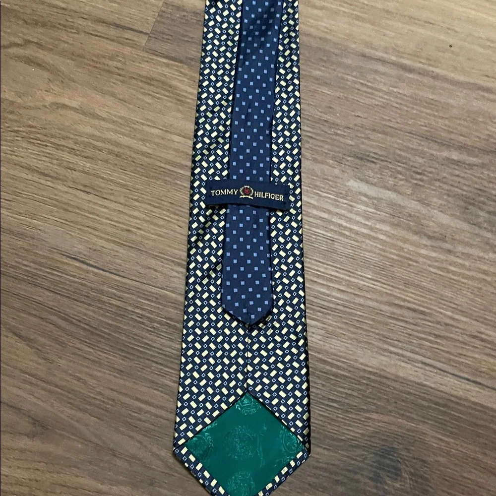 Tommy Hilfiger Navy and Yellow Men’s Tie